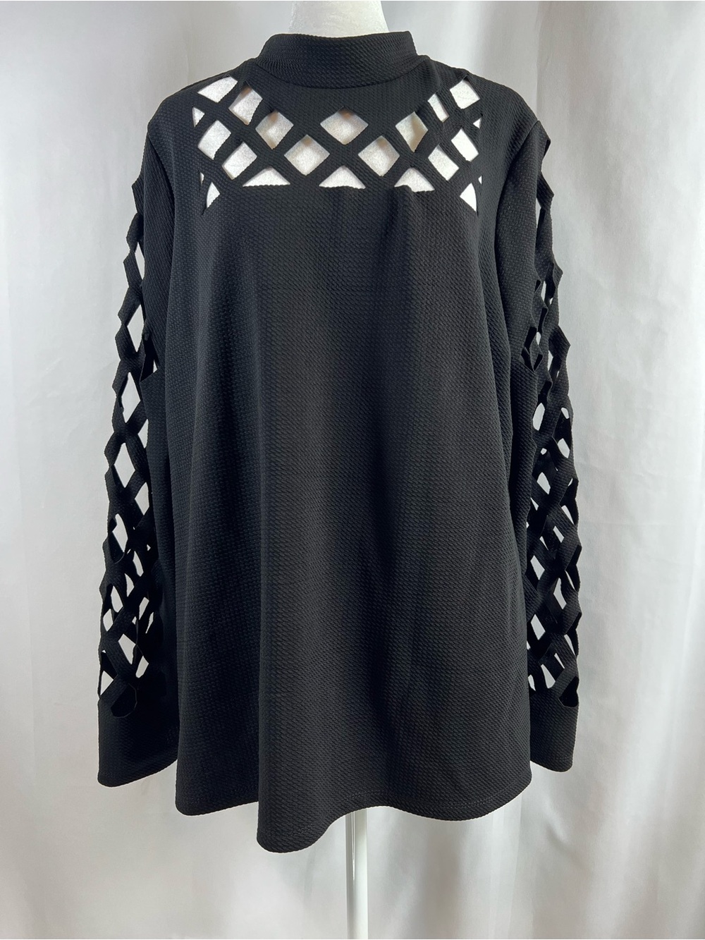 Ashley Stewart Black Lattice Cutout Pullover Tunic Long Sleeves Sz 18/20